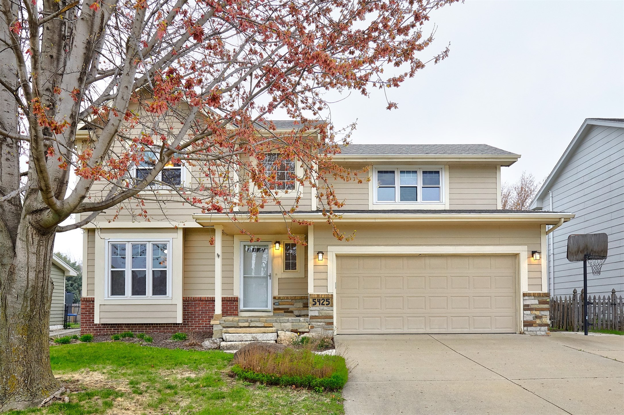 5425 NW 90th Street, Johnston, Iowa image 2