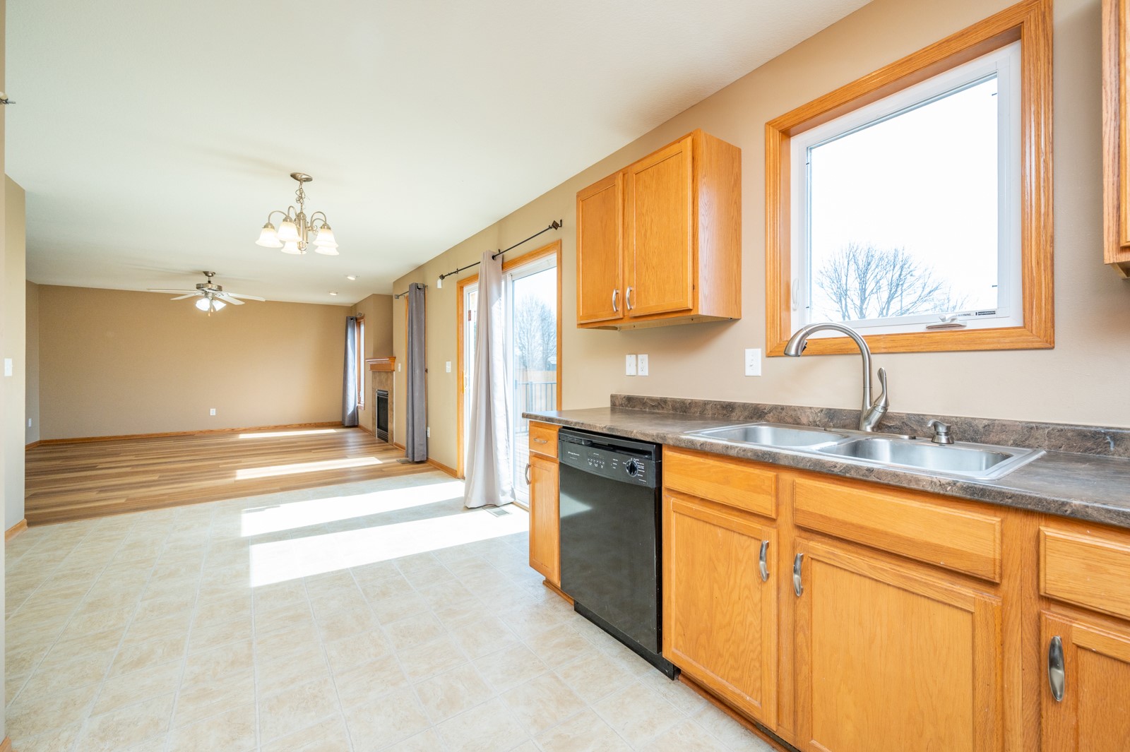9384 Red Sunset Drive, West Des Moines, Iowa image 7