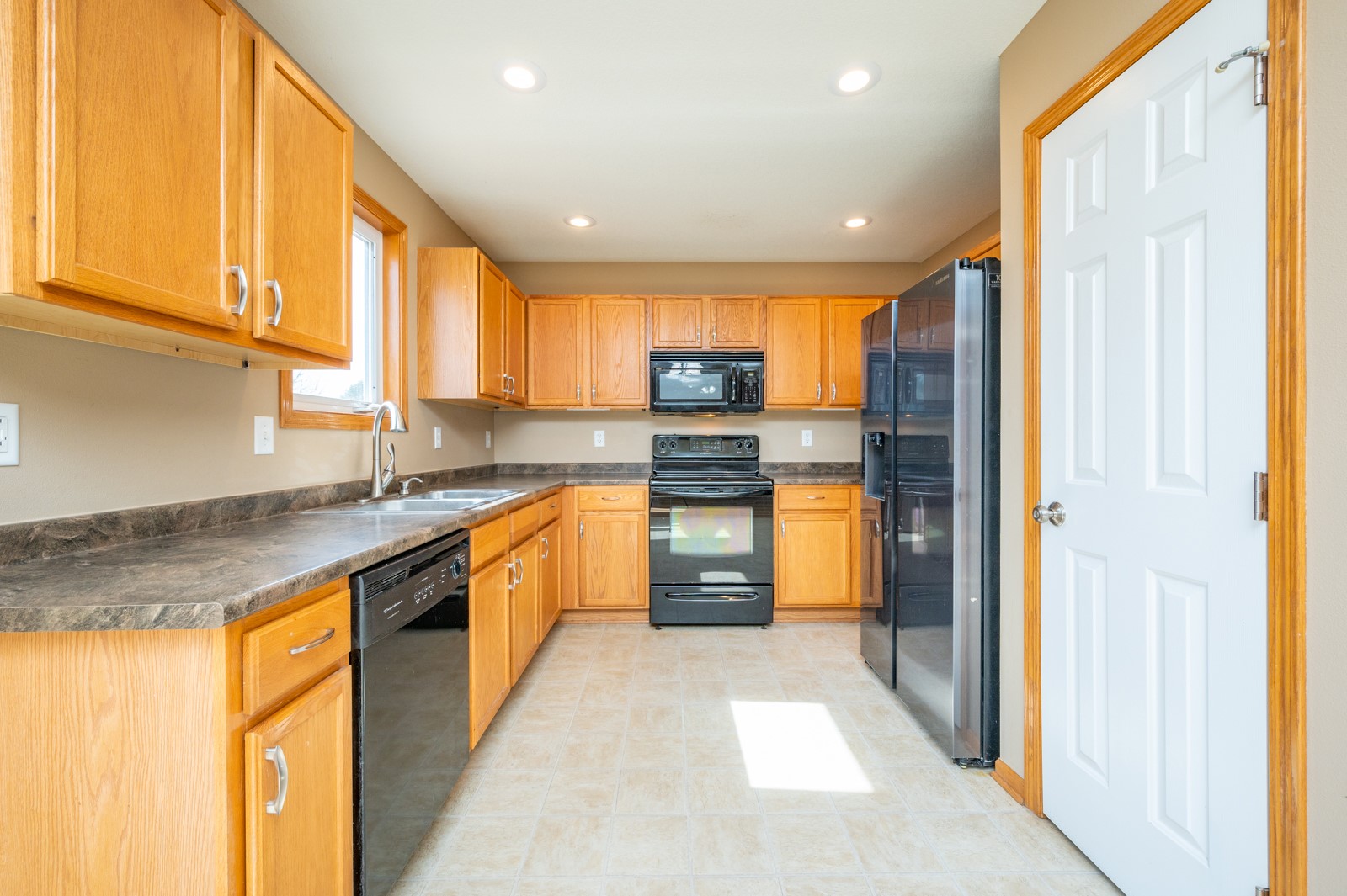 9384 Red Sunset Drive, West Des Moines, Iowa image 5