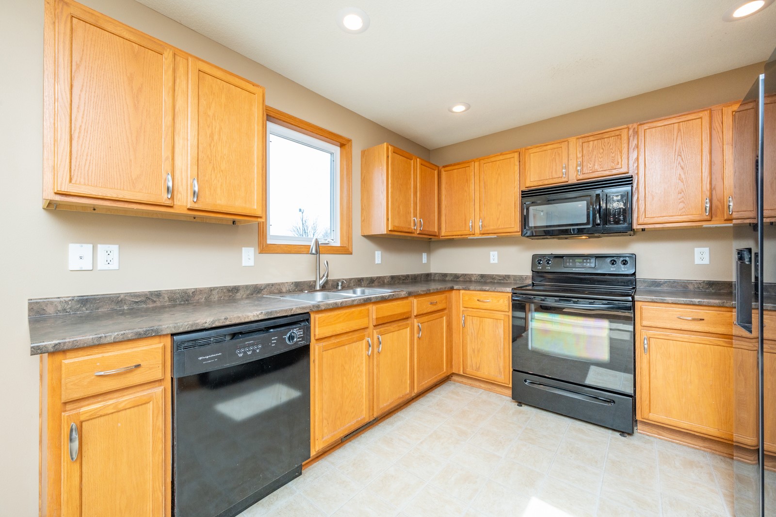9384 Red Sunset Drive, West Des Moines, Iowa image 6