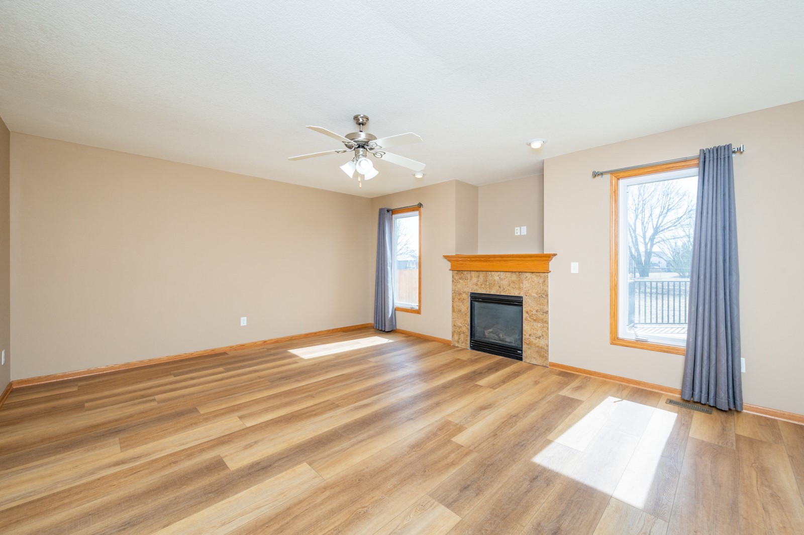 9384 Red Sunset Drive, West Des Moines, Iowa image 3