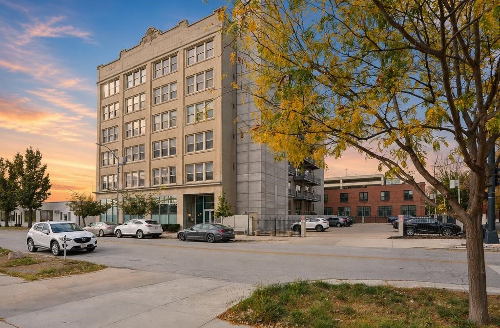 Photo 1 of 21 — 112 11th Street 503, Des Moines, IA 50309