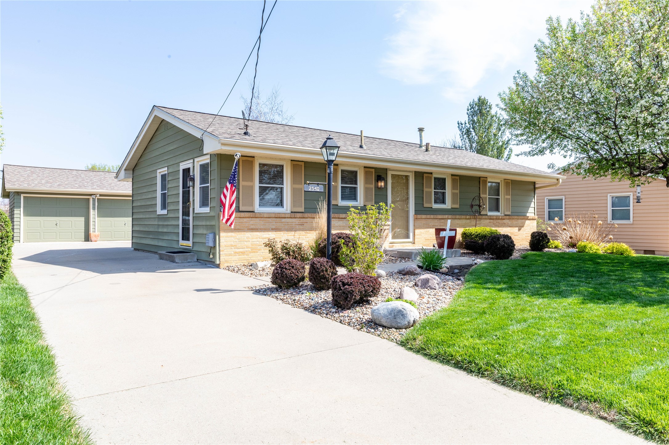 2540 E. Tiffin Avenue, Des Moines, Iowa image 2