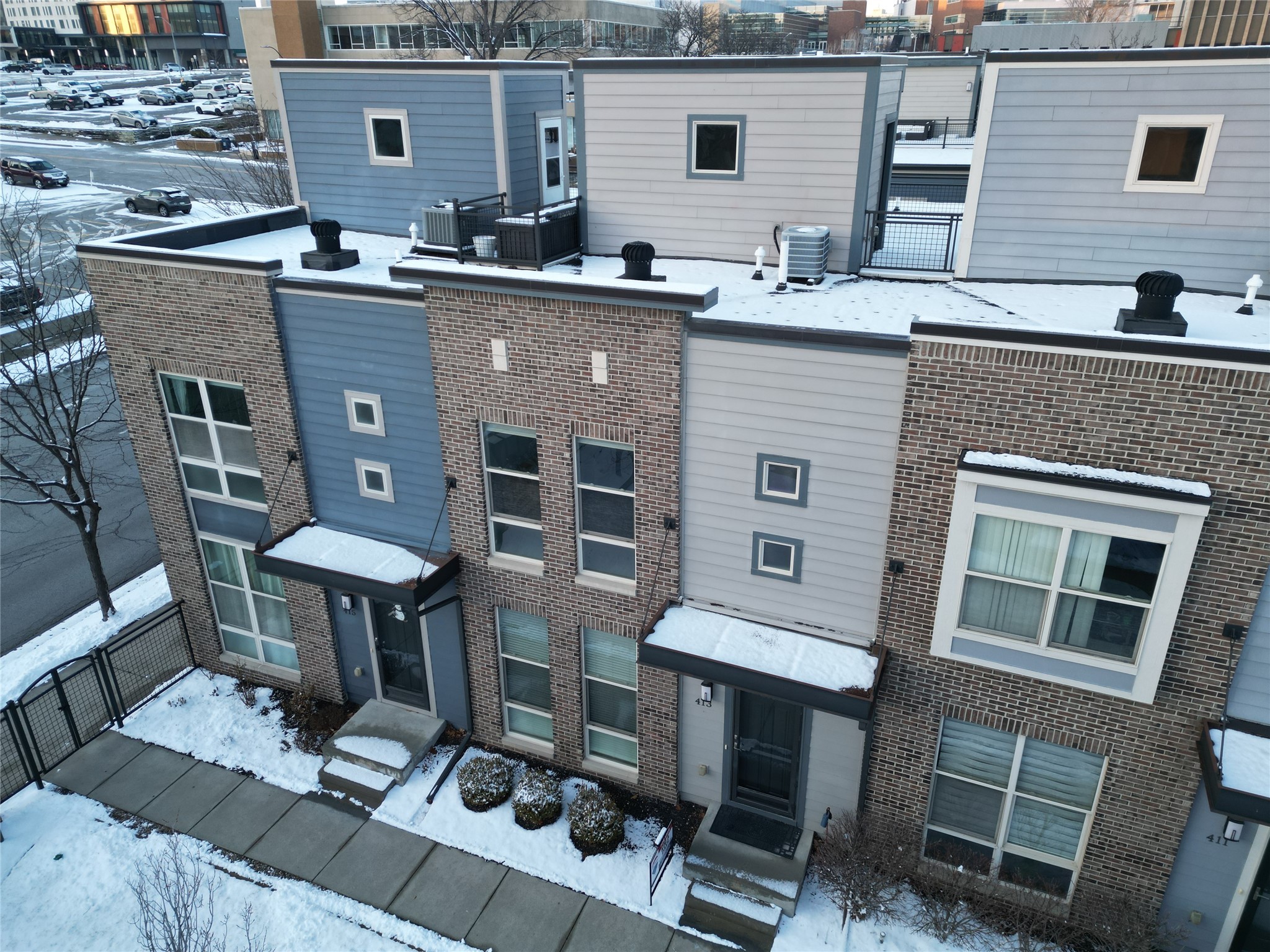 214 Watson Powell Jr Parkway #413, Des Moines, Iowa image 2