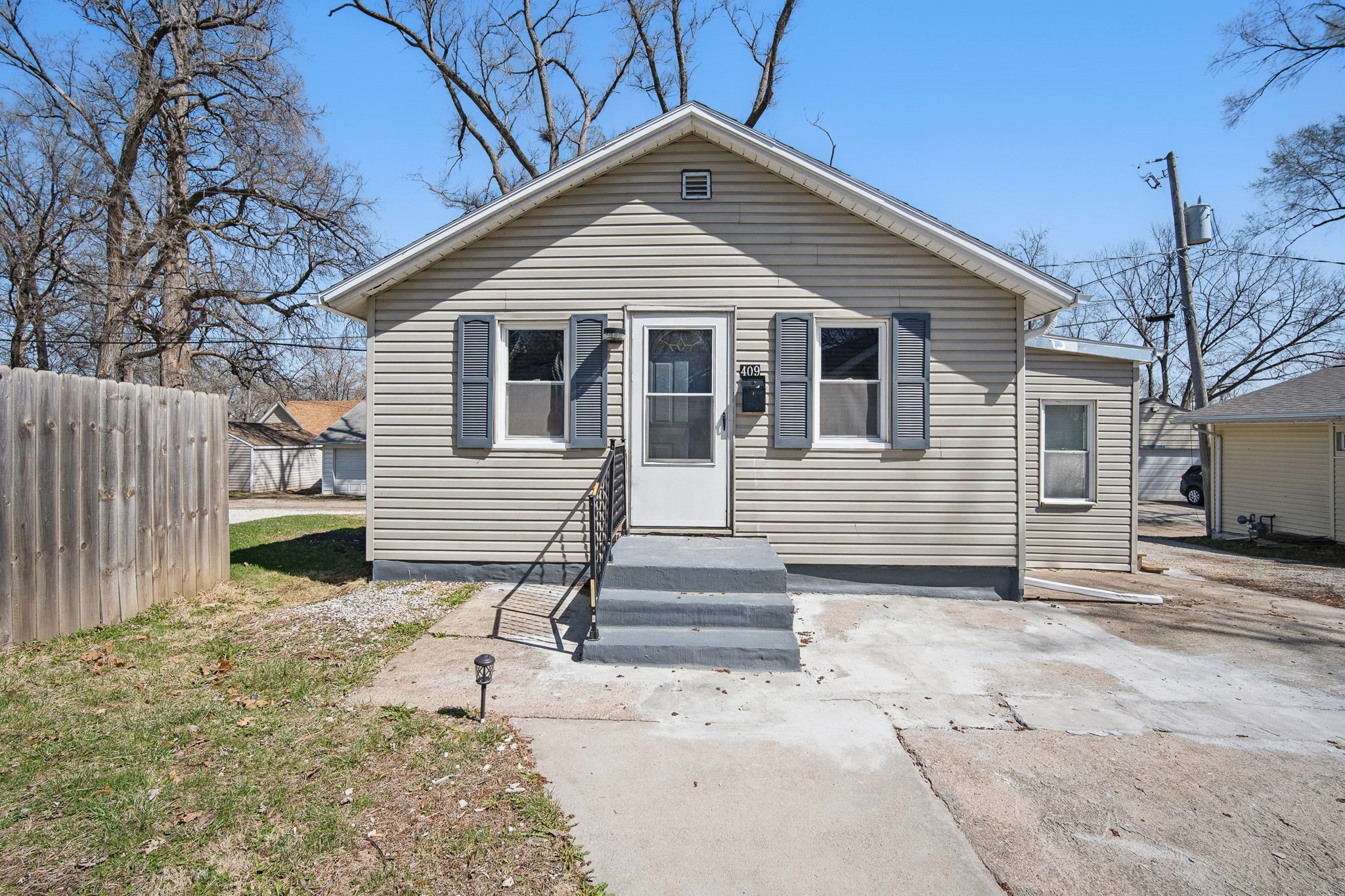 409 10th Street, West Des Moines, Iowa image 1