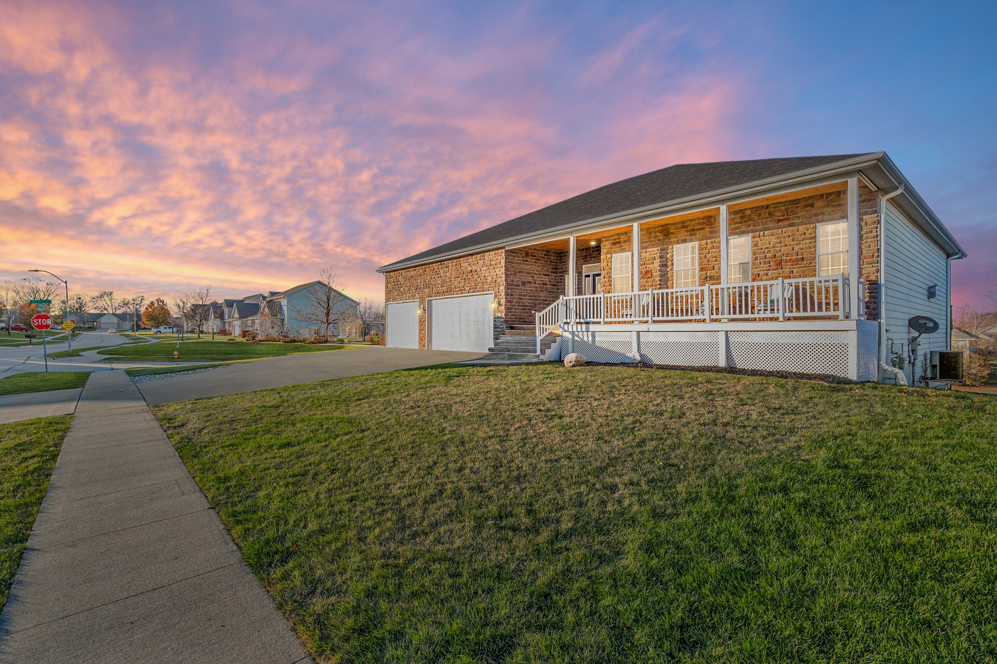 9633 Enfield Drive, Johnston, Iowa image 1