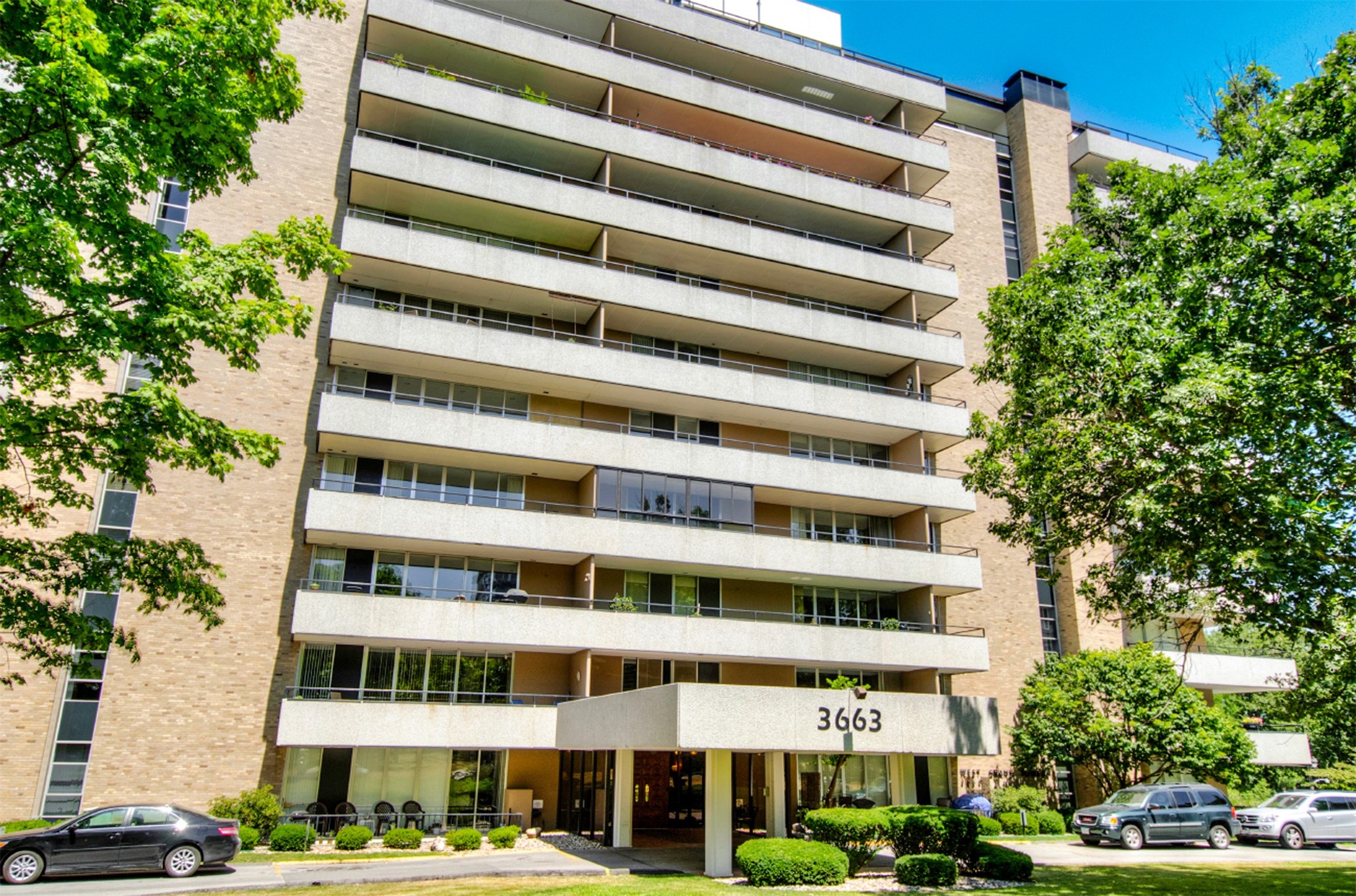 3663 Grand Avenue #905, Des Moines, Iowa image 2