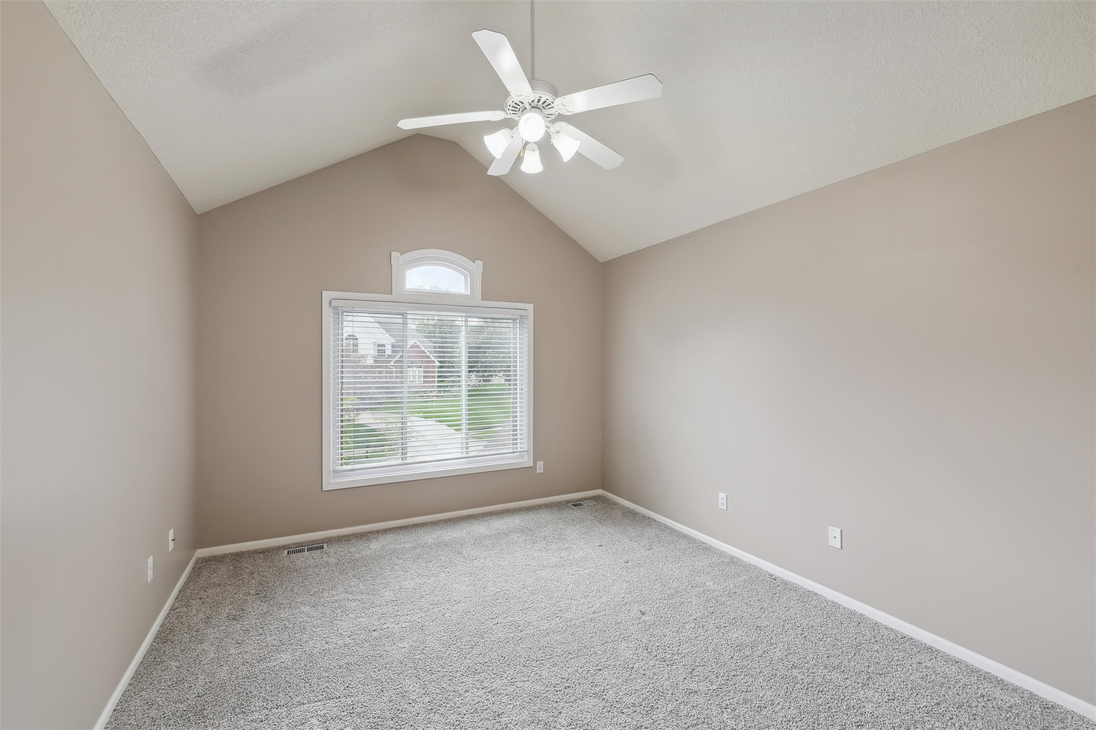 6909 Capitol View Court, Johnston, Iowa image 22