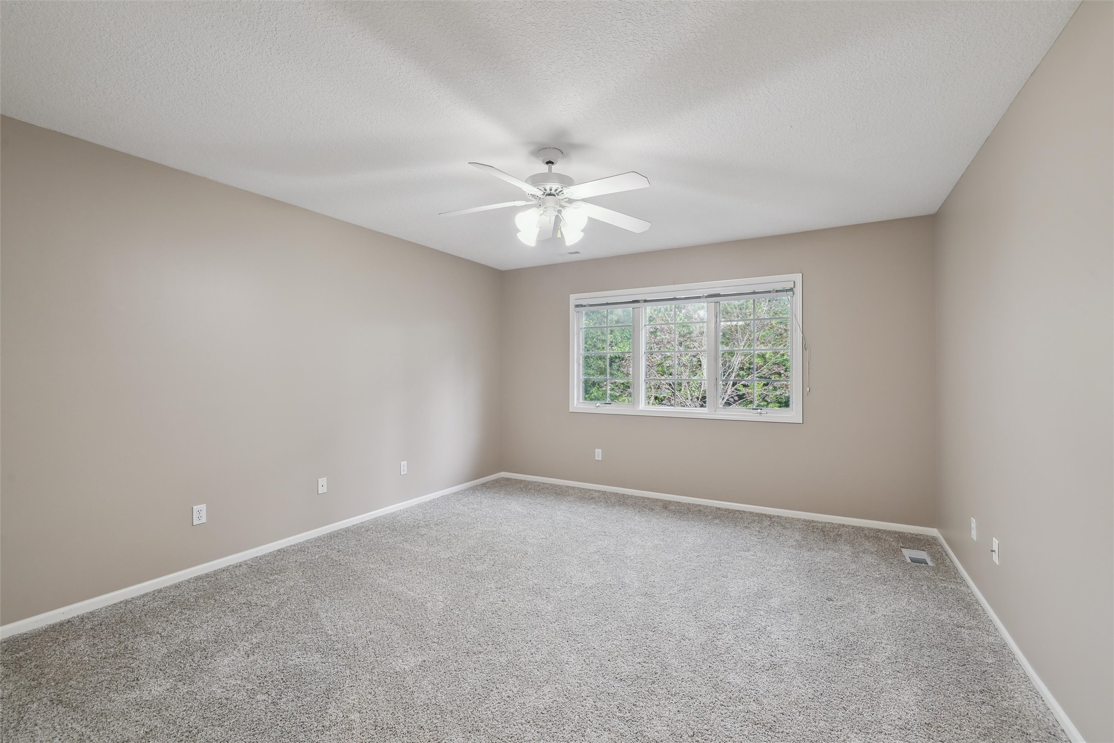 6909 Capitol View Court, Johnston, Iowa image 20