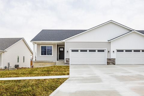 Condo For Sale - 6529 NE 11th Court<br/> Des Moines, IA 50313