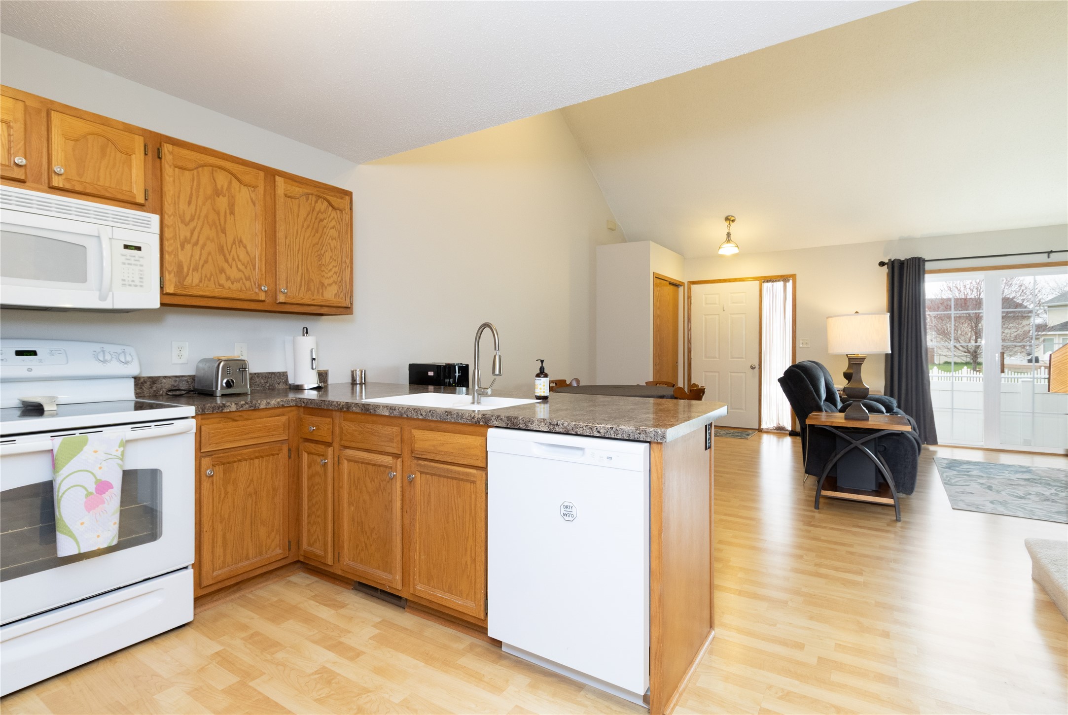 403 SE Woodbine Drive, Grimes, Iowa image 10