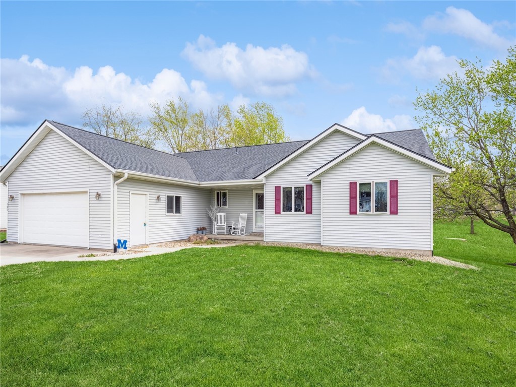 103 Meadow Lane Drive, Montezuma, Iowa image 1