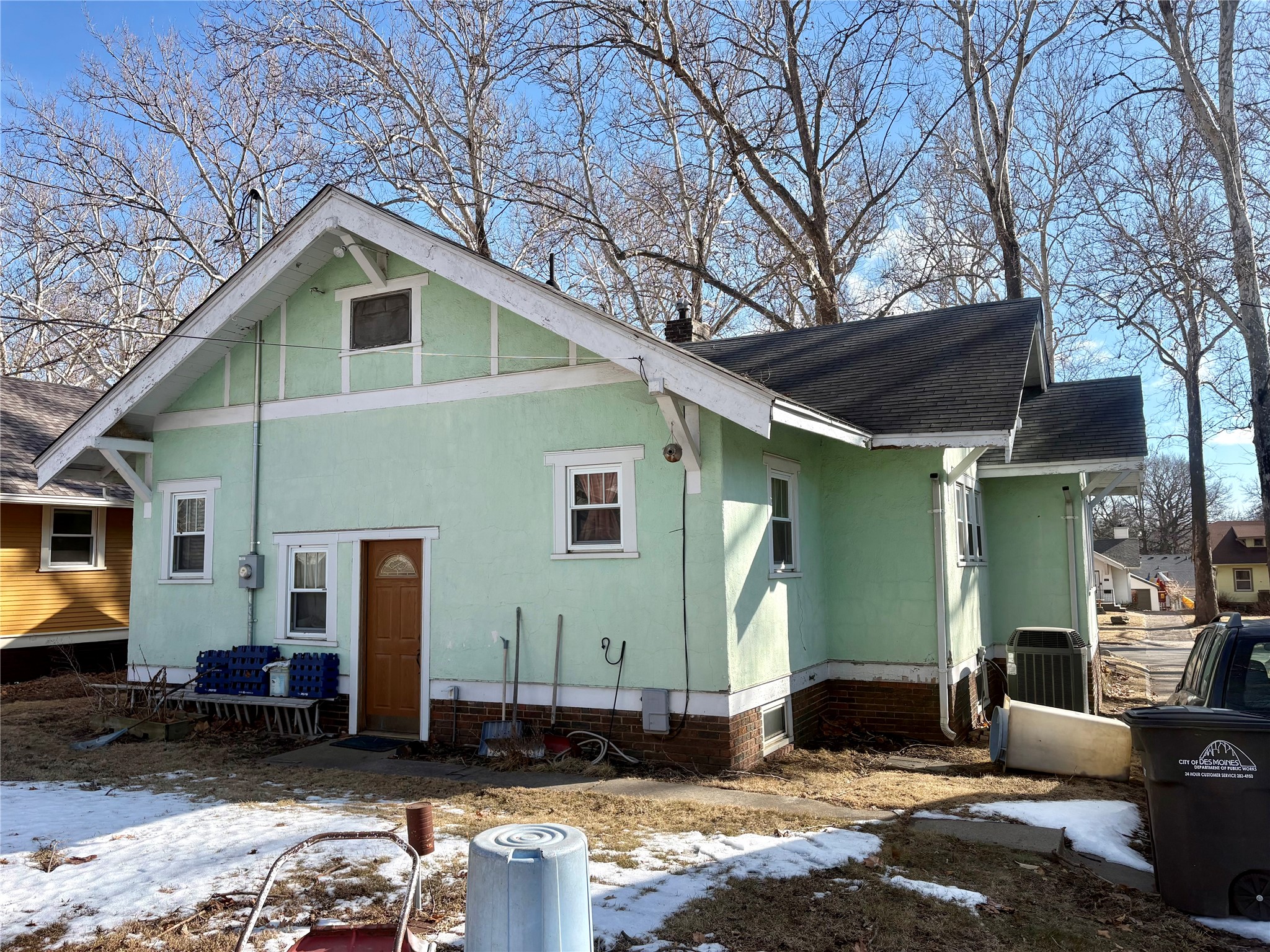 1448 Thompson Avenue