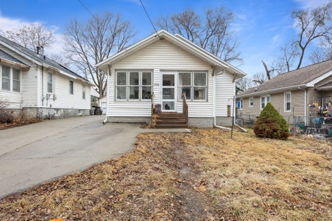 Homes For Sale - 3914 Cornell Street<br/> Des Moines, IA 50313
