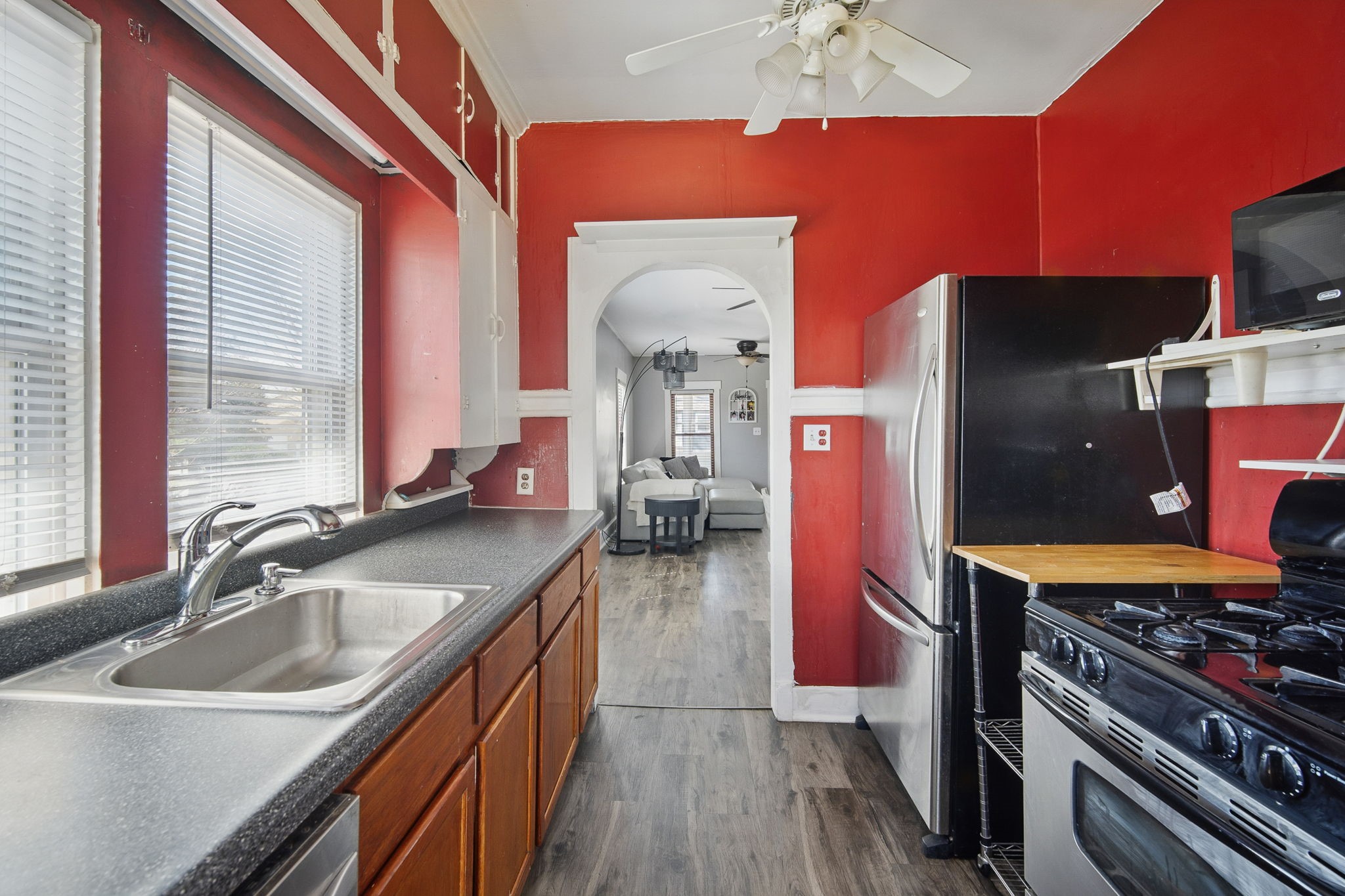 2327 E 13th Street, Des Moines, Iowa image 9