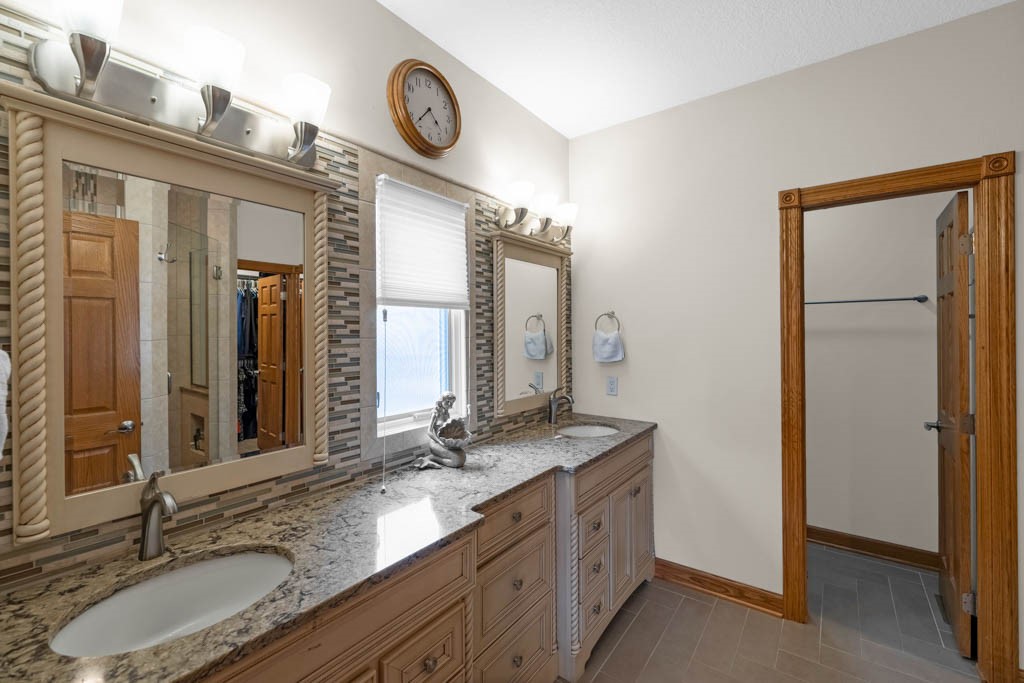 1205 Tulip Tree Lane, West Des Moines, Iowa image 14
