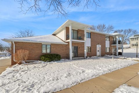 1168 49th Street 1 West Des Moines IA 50266