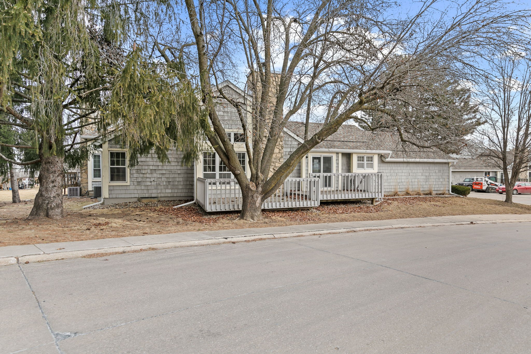 2500 Pine Circle, Urbandale, Iowa image 24