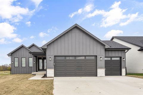 17339 Brookview Drive Urbandale IA 50323
