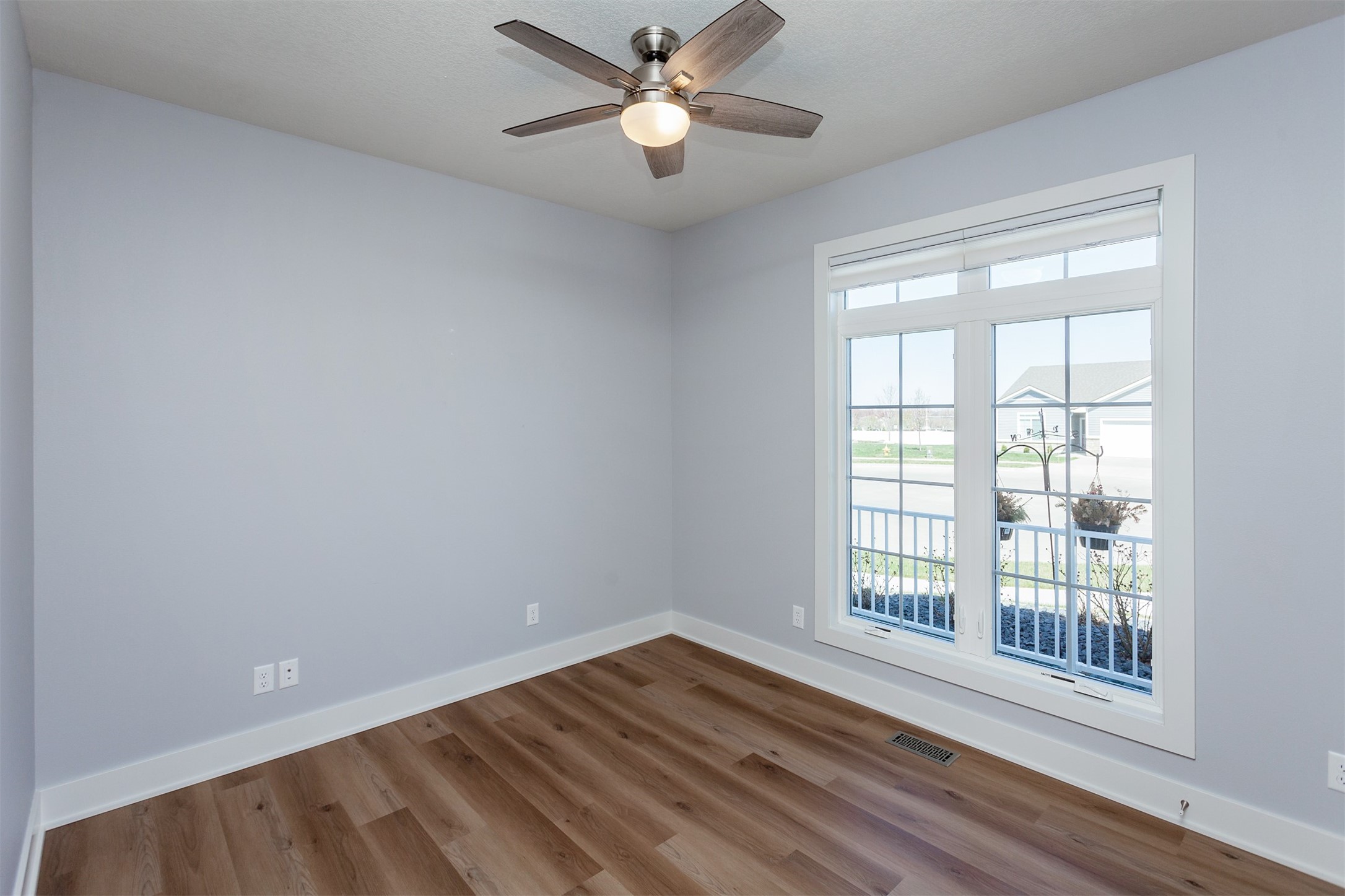 1650 SE Silver Pointe Drive, Waukee, Iowa image 4