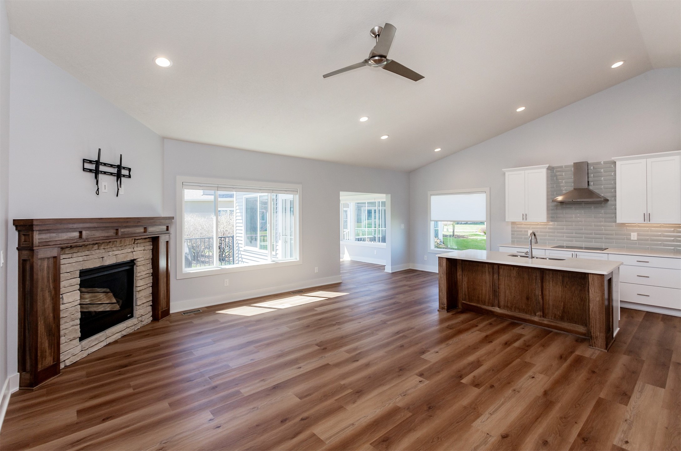 1650 SE Silver Pointe Drive, Waukee, Iowa image 7