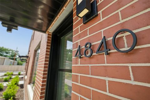 Condo For Sale - 4840 Ingersoll Avenue<br/> Des Moines, IA 50312