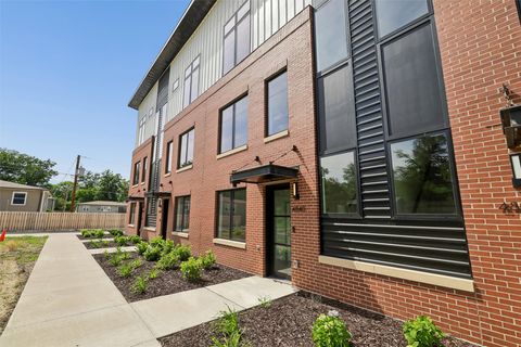Condo For Sale - 4840 Ingersoll Avenue<br/> Polk County, Des Moines, IA 50312