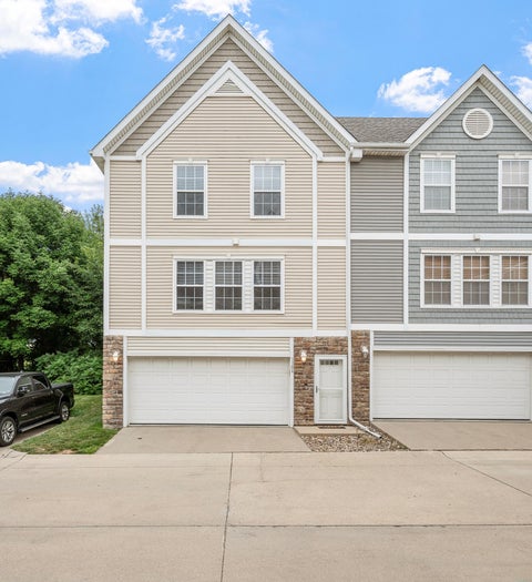 Condo For Sale - 1106 Fieldstone Lane<br/> Pleasant Hill, IA 50327