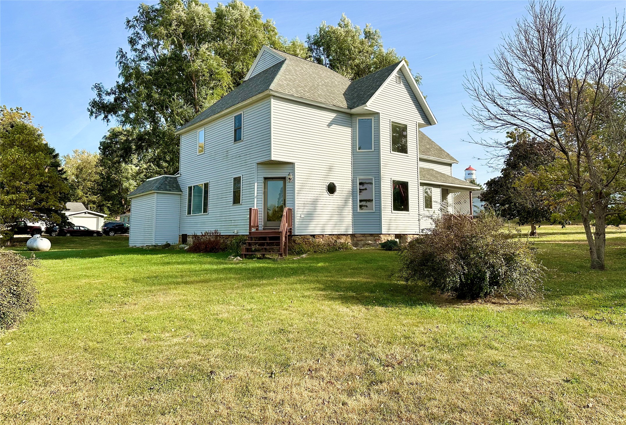 200 S Division Street, Montour, Iowa image 1