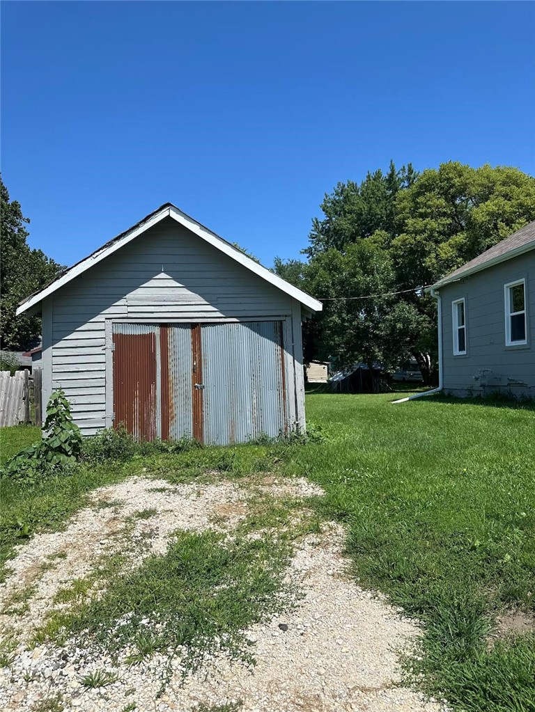 1510 16th Avenue, Eldora, Iowa image 3