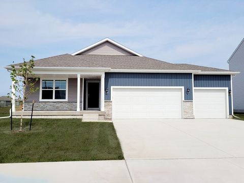 Homes For Sale - 1025 33rd Street<br/> Altoona, IA 50009