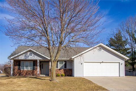 416 E 15th Street Pella IA 50219