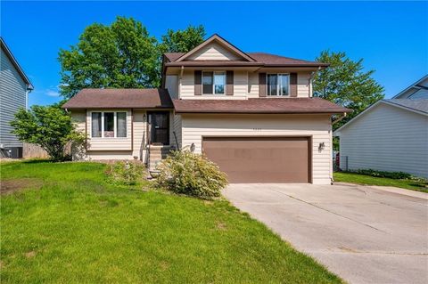 Homes For Sale - 4225 SE 22nd Street<br/> Des Moines, IA 50320