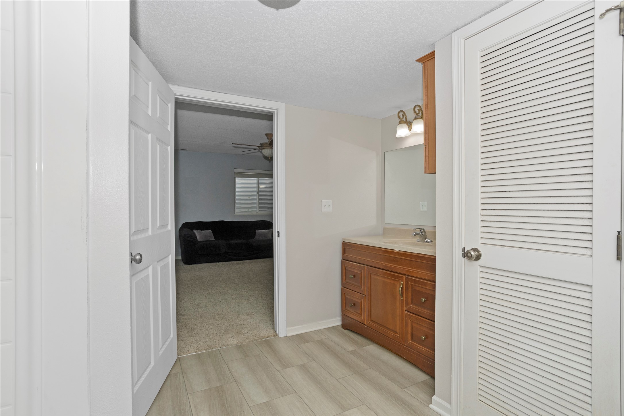 12311 Tanglewood Drive, Urbandale, Iowa image 25
