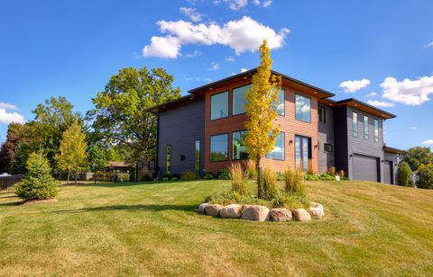 989 65th Street West Des Moines IA 50266