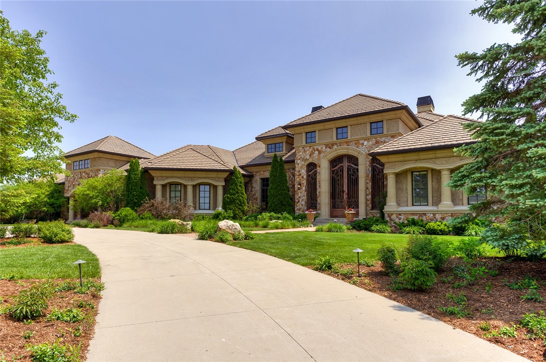 2505 NE Bellagio Court