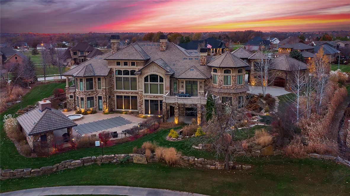 2505 NE Bellagio Court