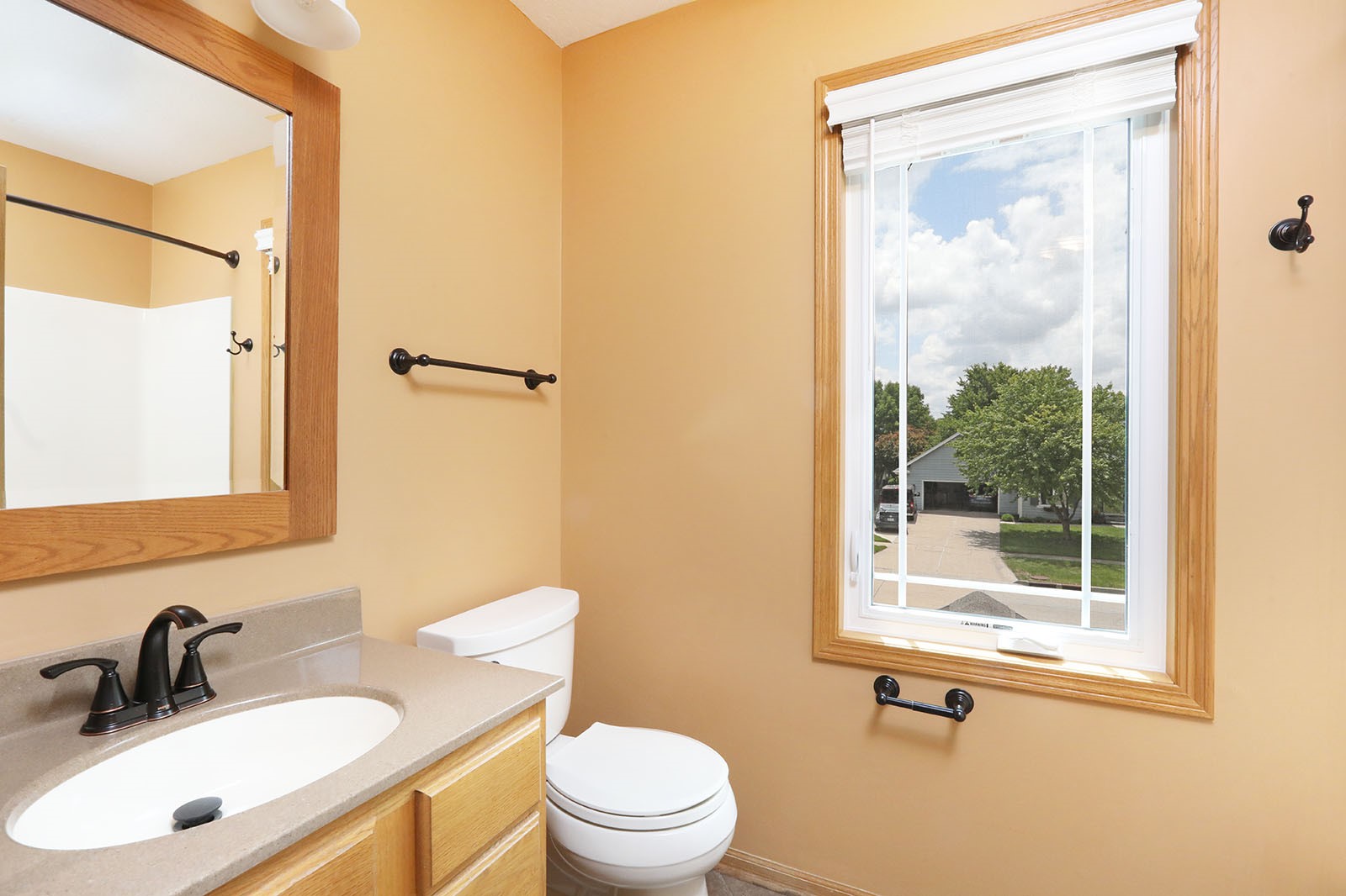 5909 Brookview Drive, West Des Moines, Iowa image 10