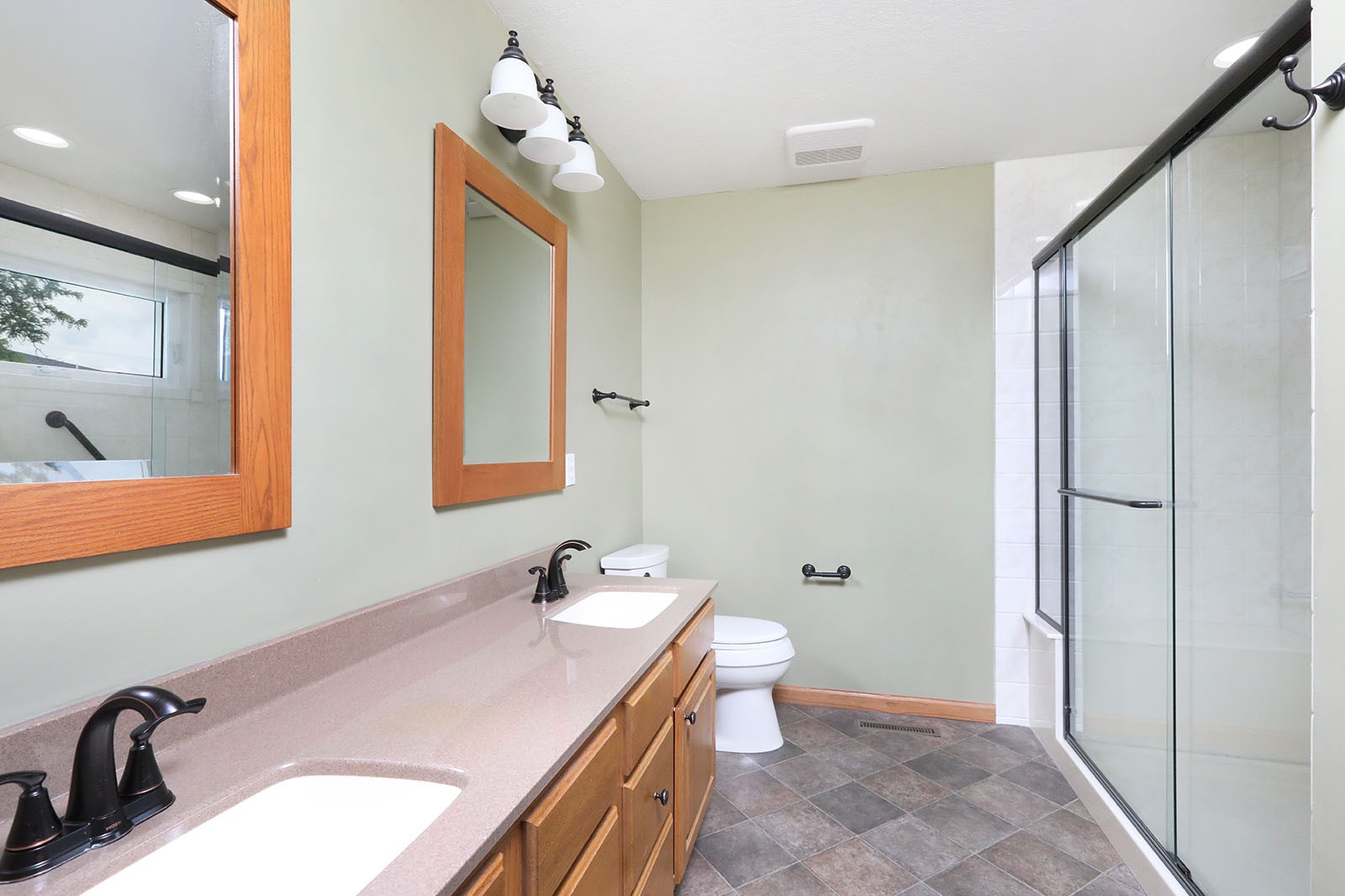 5909 Brookview Drive, West Des Moines, Iowa image 14