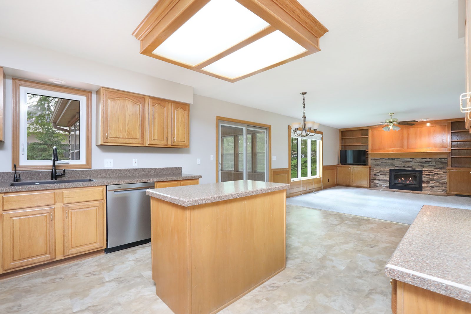 5909 Brookview Drive, West Des Moines, Iowa image 19