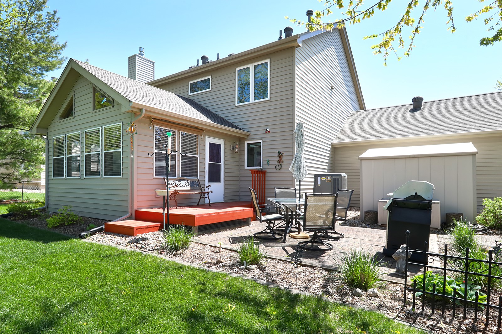 5909 Brookview Drive, West Des Moines, Iowa image 6
