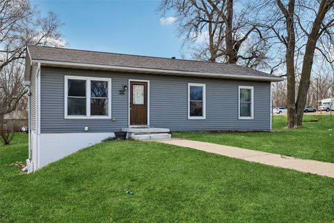 Homes For Sale - 500 Harrison Avenue<br/> Poweshiek County, Grinnell, IA 50112