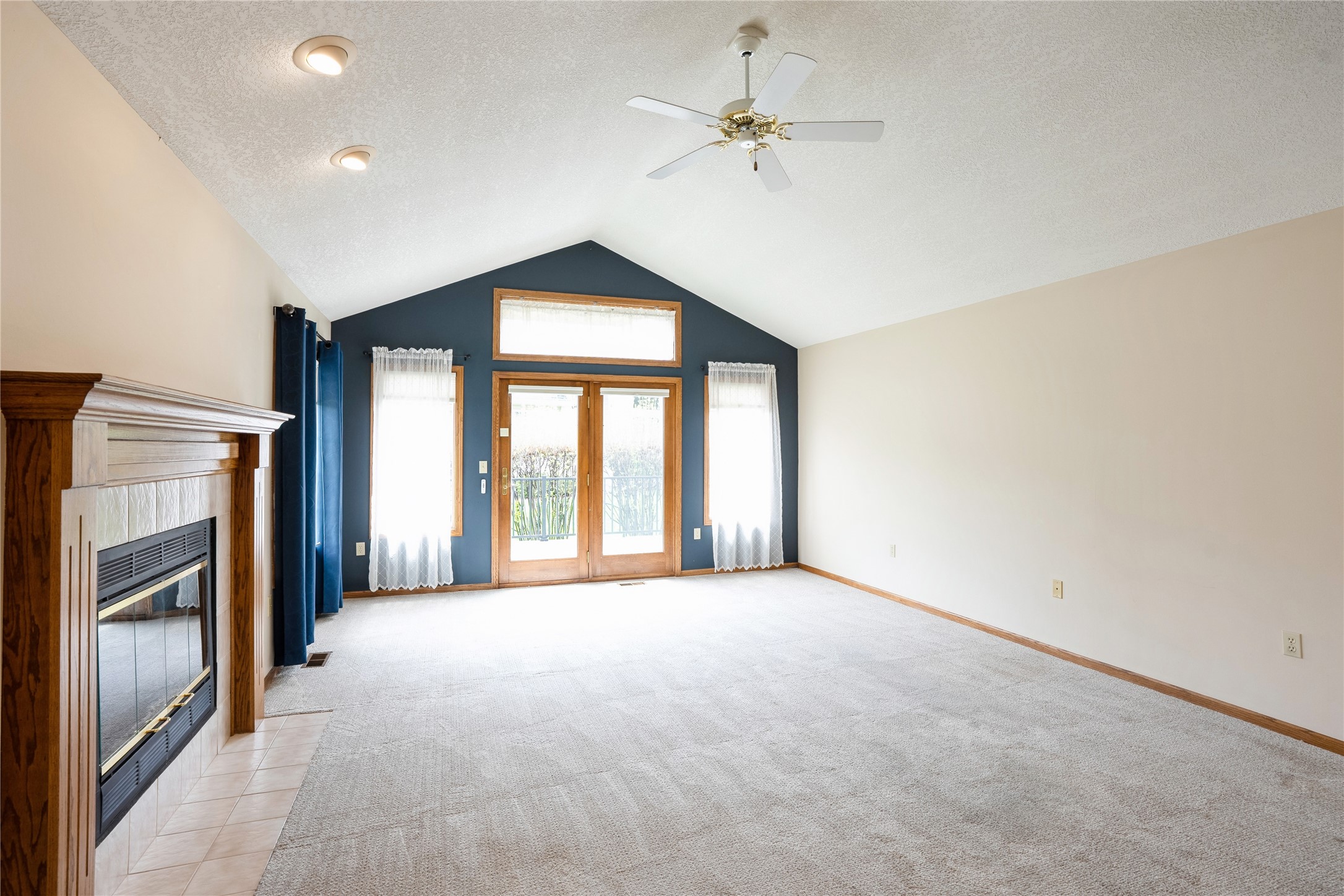 6018 Terrace Drive, Johnston, Iowa image 5