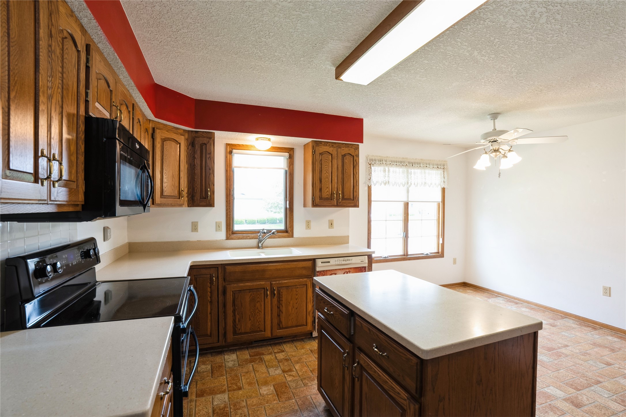 6018 Terrace Drive, Johnston, Iowa image 10