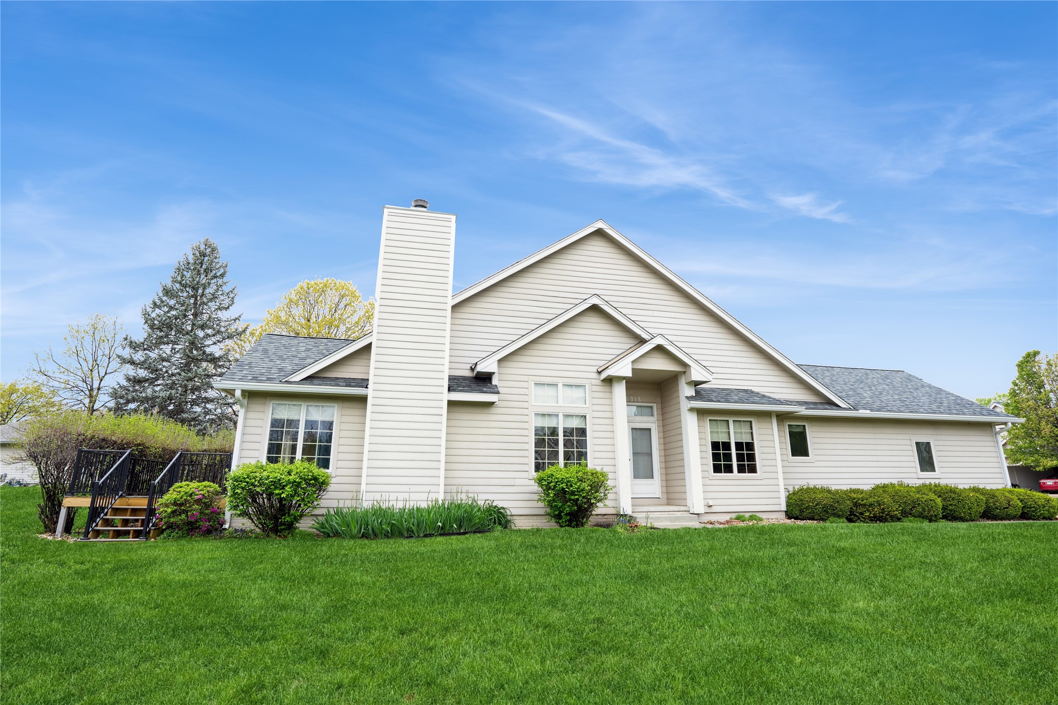 6018 Terrace Drive, Johnston, Iowa image 2
