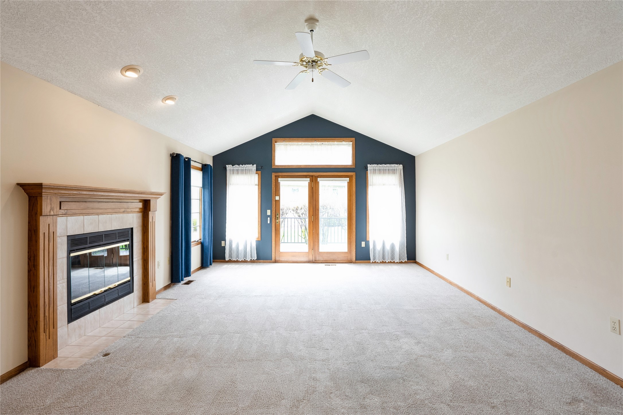 6018 Terrace Drive, Johnston, Iowa image 4