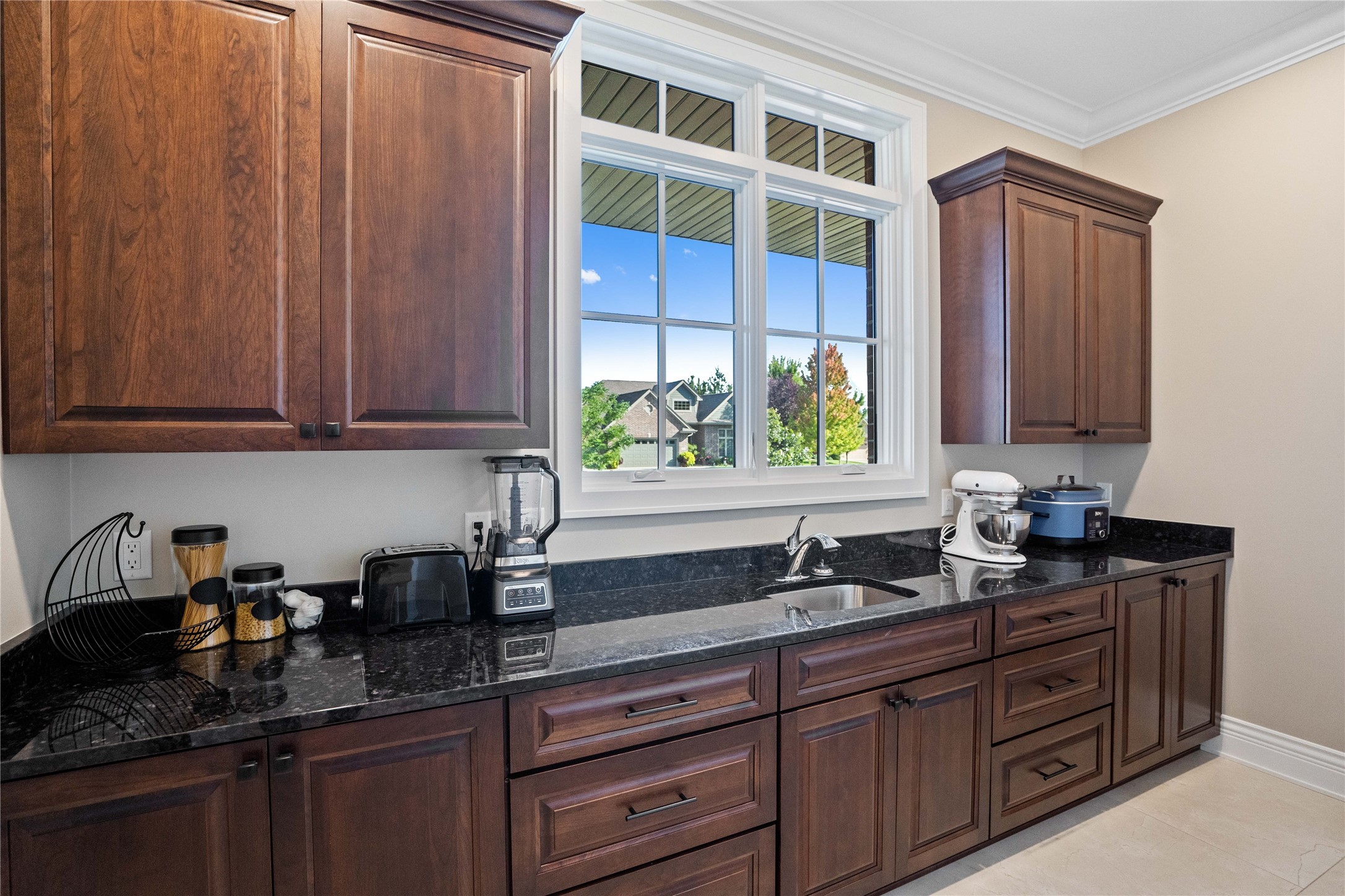 Urbandale, Iowa, 50323, United States, 5 Bedrooms Bedrooms, ,6 BathroomsBathrooms,Residential,Active,2030589