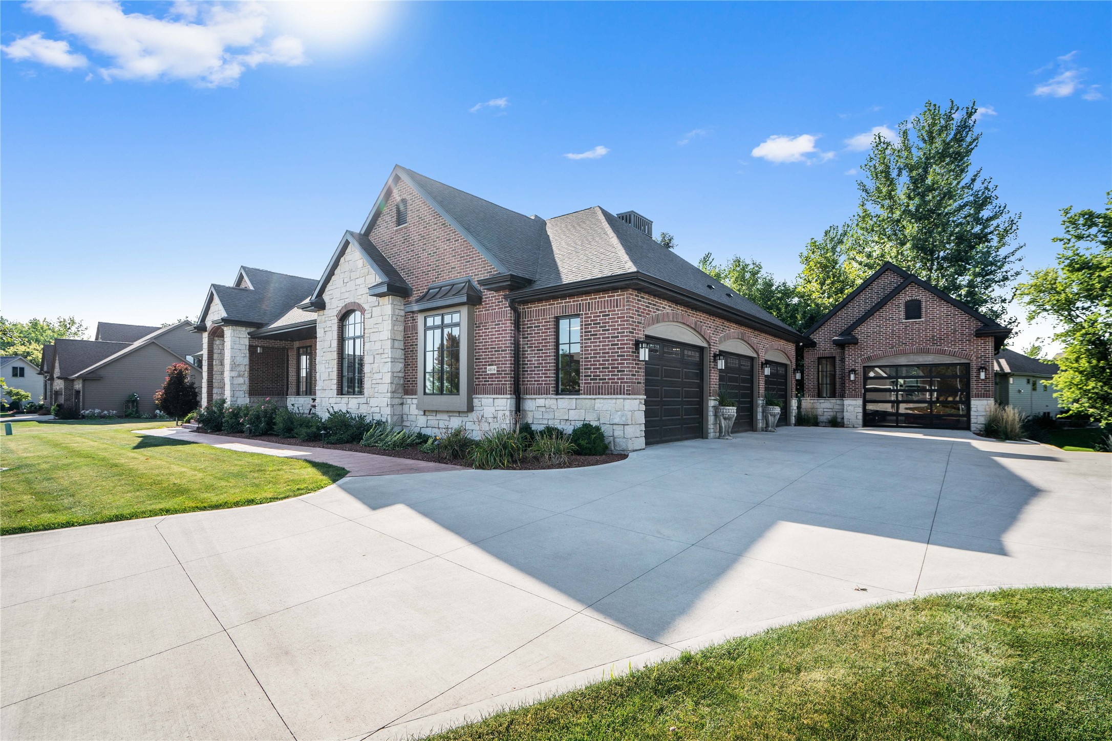 Urbandale, Iowa, 50323, United States, 5 Bedrooms Bedrooms, ,6 BathroomsBathrooms,Residential,Active,2030589