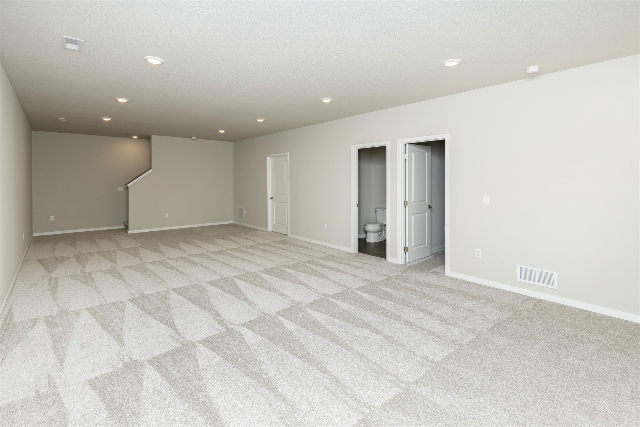 9749 Regatta Lane, Johnston, Iowa image 32
