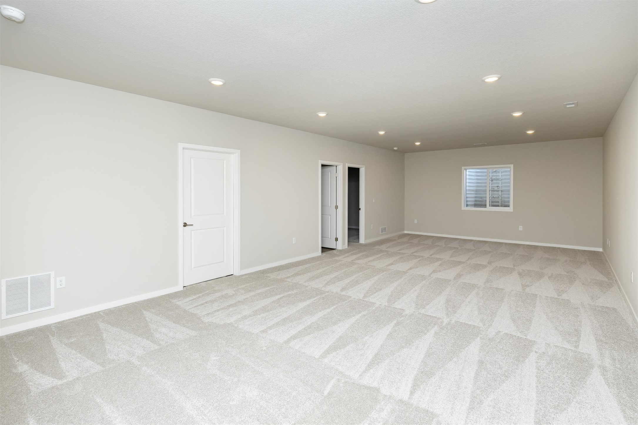 9749 Regatta Lane, Johnston, Iowa image 30